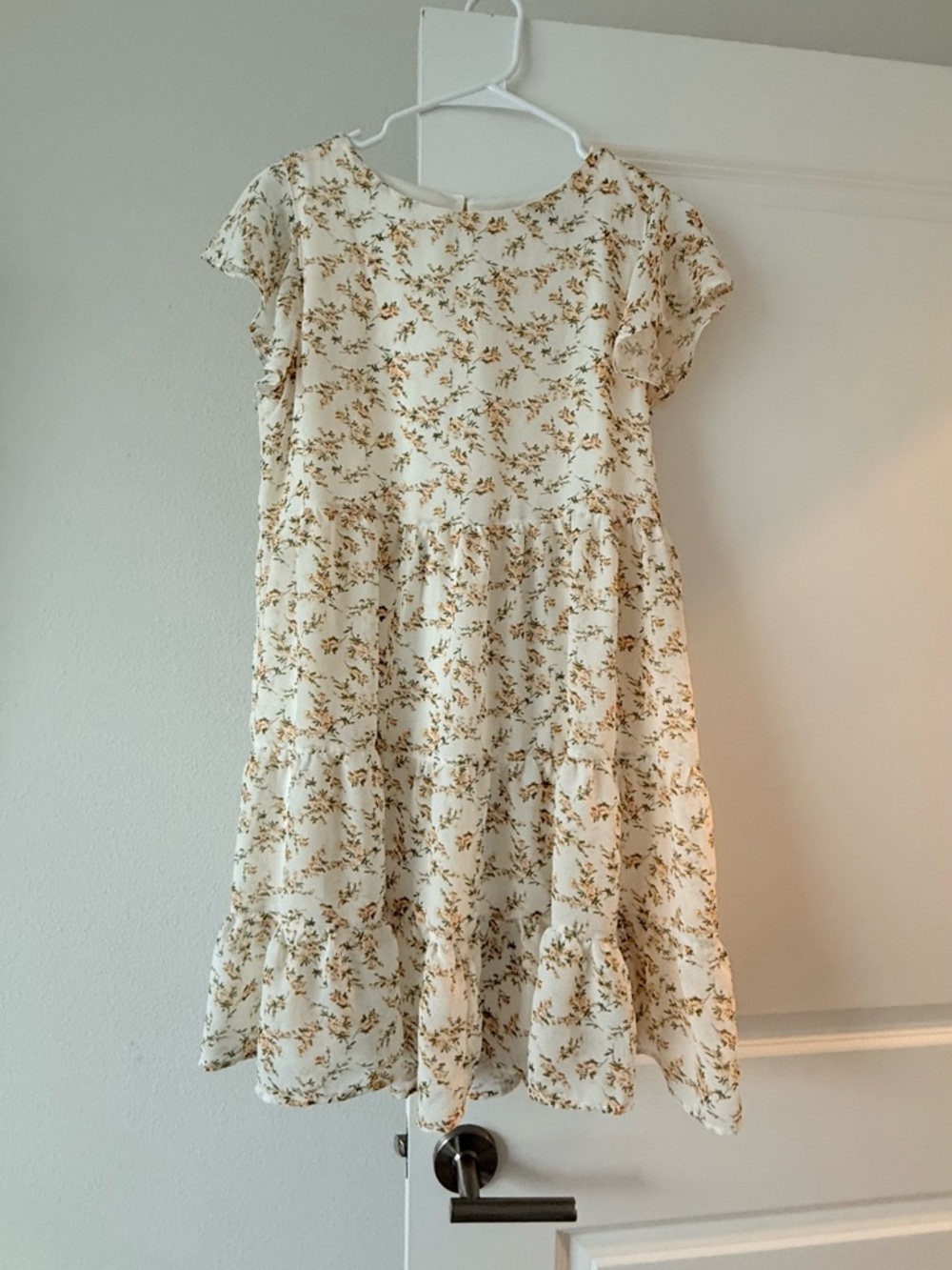 Doe & Rae Cream Floral Ruffled Dress - Picture 3 of 9